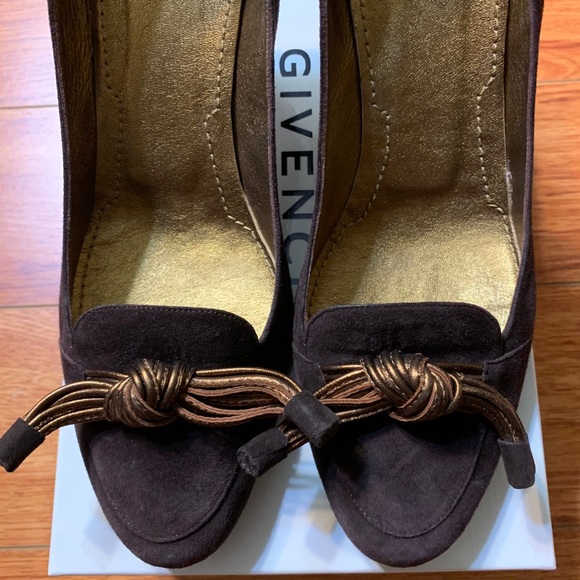 Authentic Givenchy Suede Pumps - Picture 8 of 10